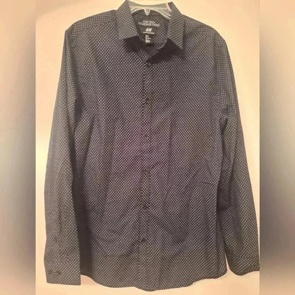 H&M Slim Button Down Size Medium EUC - Picture 1 of 4